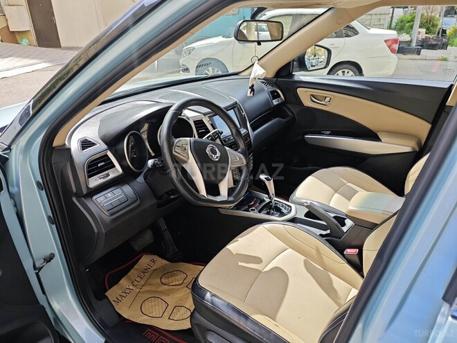 Ssang Yong Tivoli-11