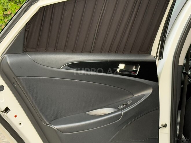 Hyundai Sonata-17