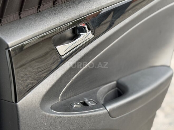 Hyundai Sonata-15