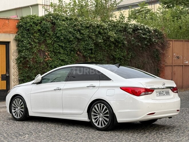 Hyundai Sonata-5