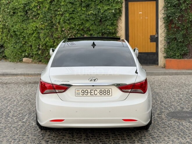 Hyundai Sonata-8