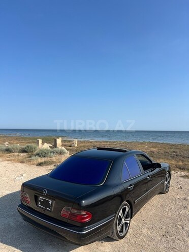 Mercedes E 320-7
