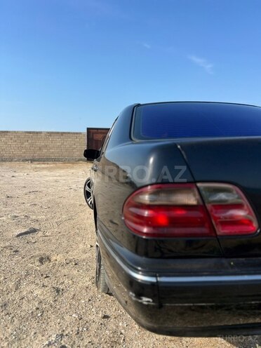 Mercedes E 320-2