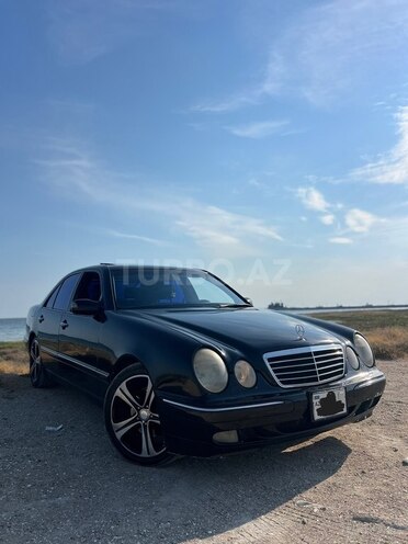 Mercedes E 320-1