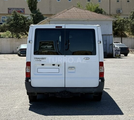 Ford Transit-7