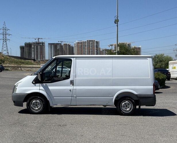 Ford Transit-4