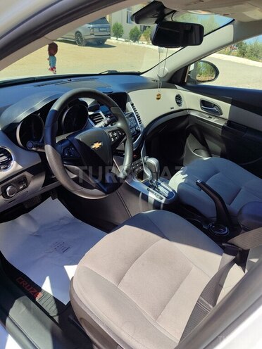 Chevrolet Cruze-10