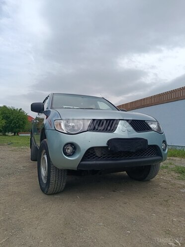 Mitsubishi L200-15
