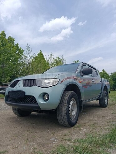 Mitsubishi L200-16
