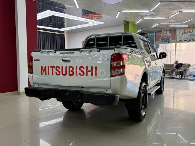 Mitsubishi L200-3