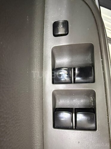 Mitsubishi L200-7