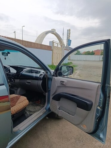 Mitsubishi L200-11