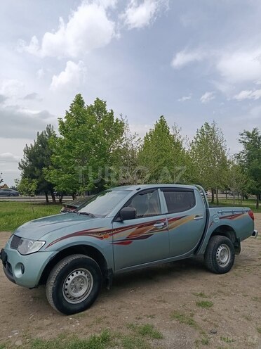 Mitsubishi L200-4