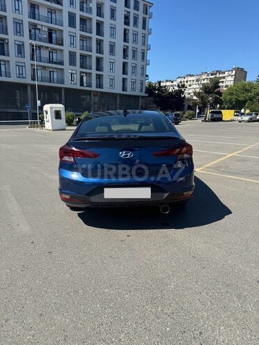 Hyundai Elantra-6