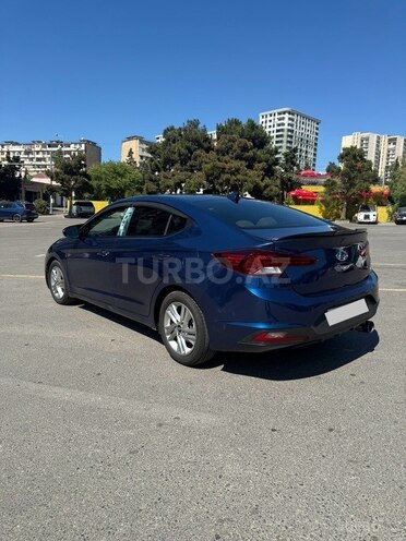Hyundai Elantra-7
