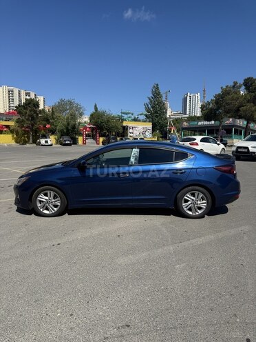 Hyundai Elantra-8