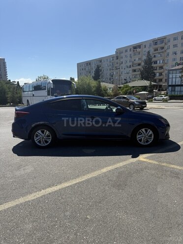 Hyundai Elantra-4