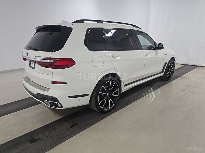BMW X7-6