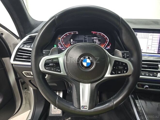 BMW X7-8