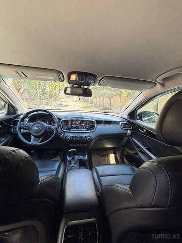 Kia Sorento-8