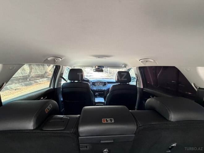 Kia Sorento-9