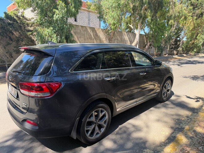 Kia Sorento-12