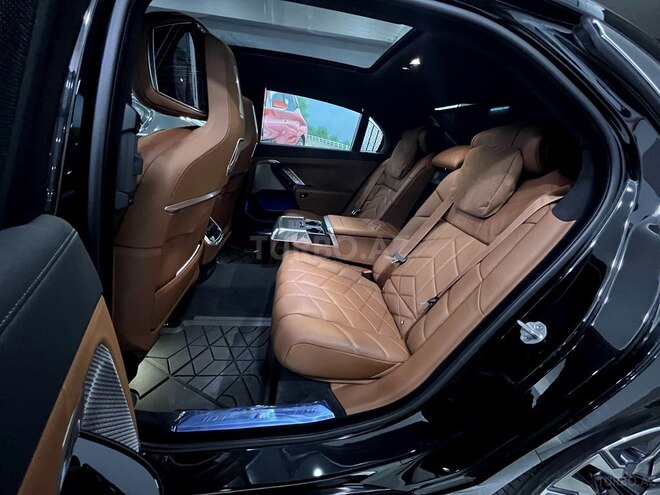 BMW 740-24