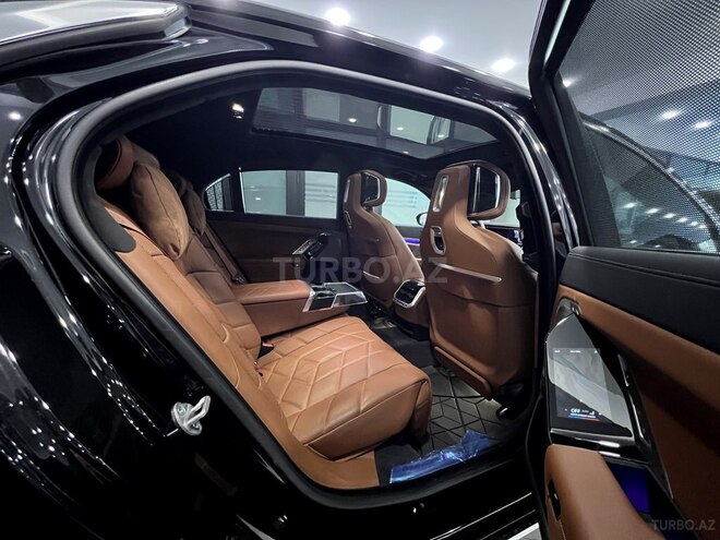 BMW 740-28