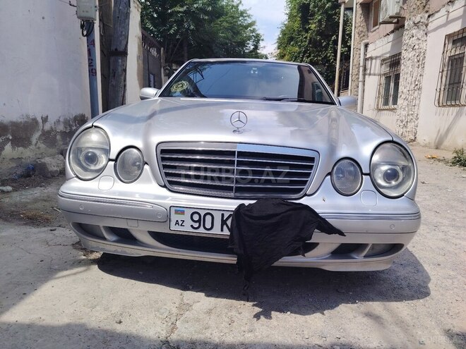 Mercedes E 320-1