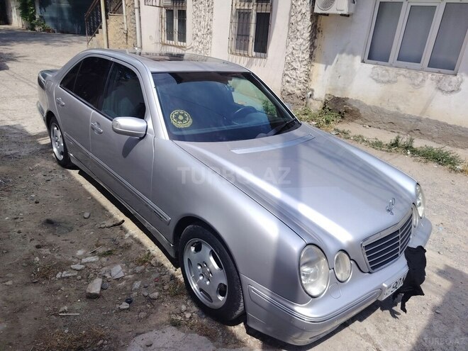 Mercedes E 320-5