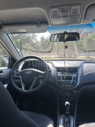 Hyundai Accent-3