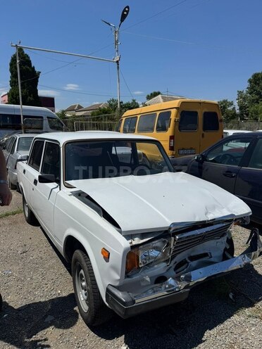 LADA (VAZ) 2107-2