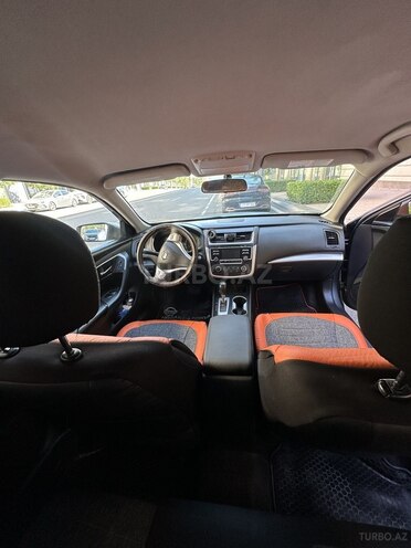 Nissan Altima-3