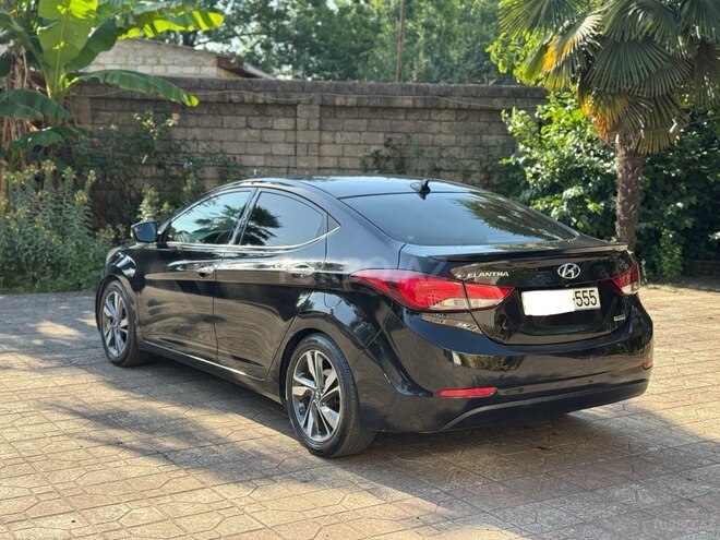 Hyundai Elantra-5
