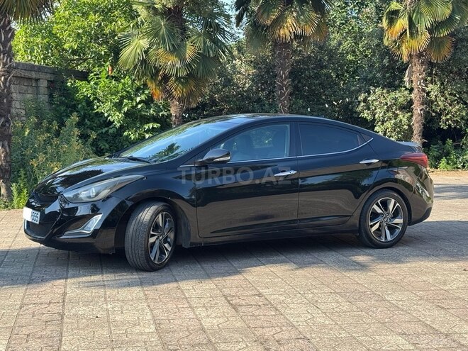 Hyundai Elantra-3