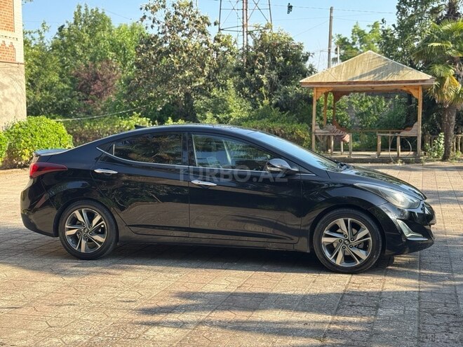 Hyundai Elantra-7