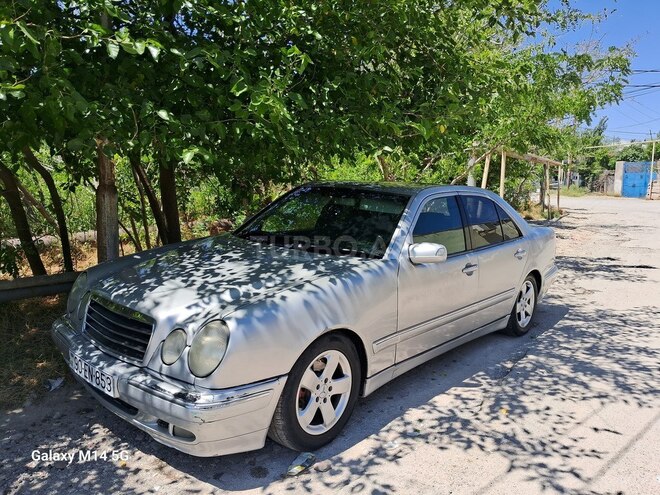 Mercedes E 240-5