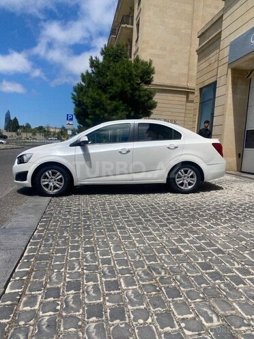 Chevrolet Aveo-3
