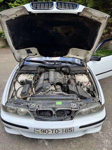 BMW 528-5