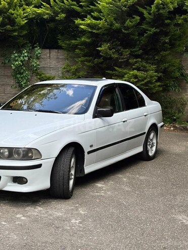 BMW 528-2