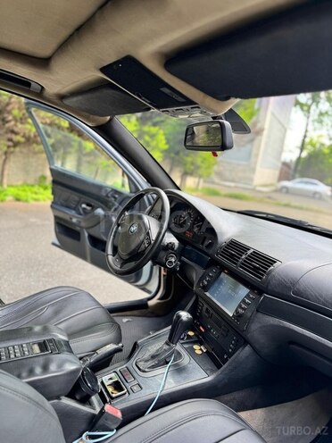 BMW 528-9