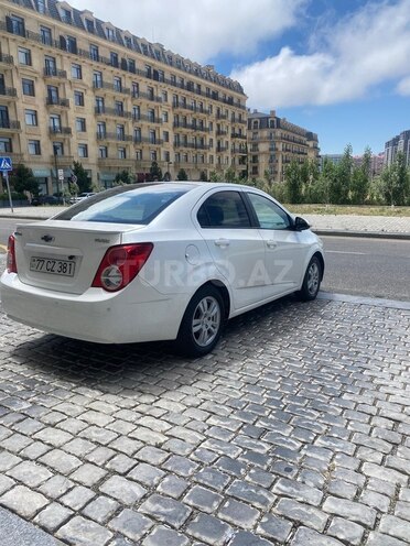 Chevrolet Aveo-5