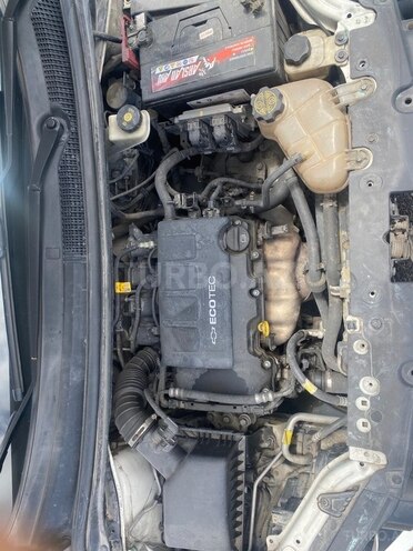 Chevrolet Aveo-7