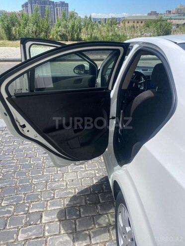 Chevrolet Aveo-10