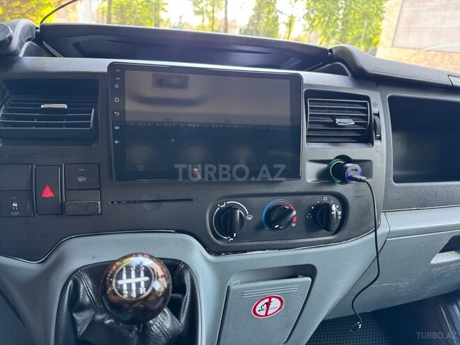 Ford Transit-7