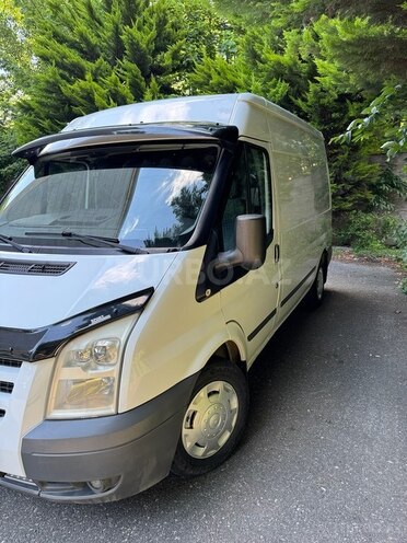 Ford Transit-3