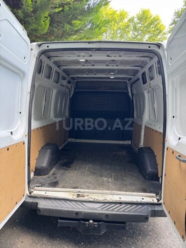 Ford Transit-17