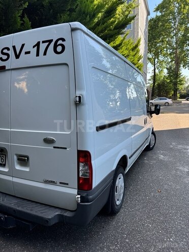 Ford Transit-19