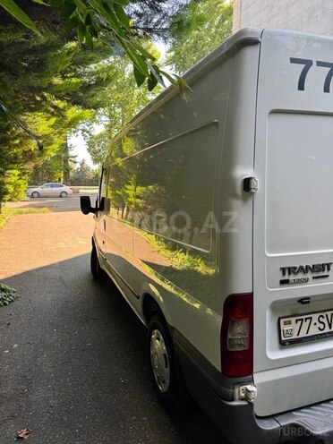 Ford Transit-20