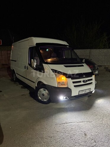 Ford Transit-6